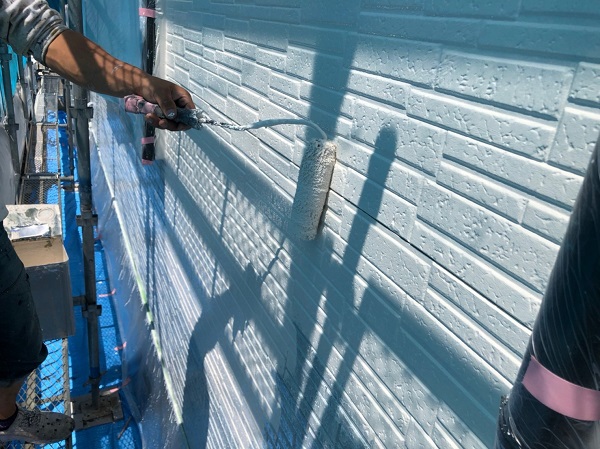 群馬県太田市　Y様邸　屋根・外壁・付帯部塗装工事　外壁中塗り (2)