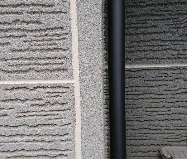 群馬県前橋市　K様邸　外壁塗装・付帯部塗装　雨樋塗装の工程　長期間の放置は割れに繋がります! (7)
