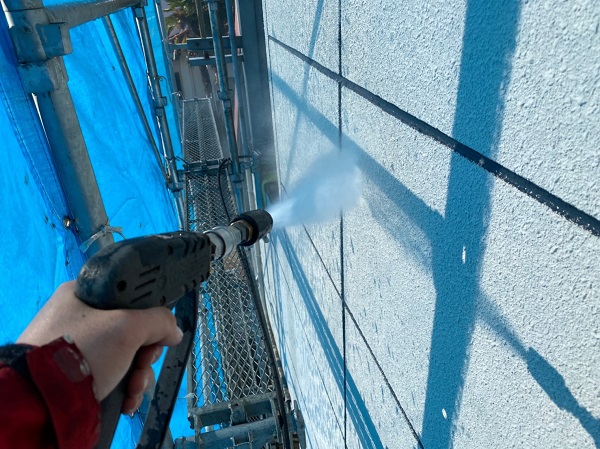 群馬県太田市　Sアパート　外壁塗装・屋根塗装　足場組み立て　高圧洗浄 (1)