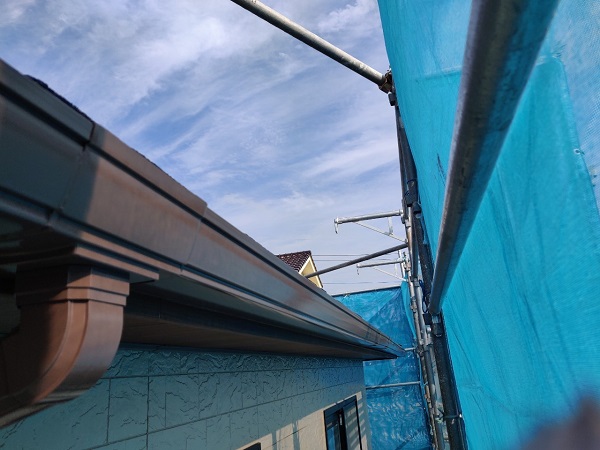 群馬県前橋市　N様邸　外壁塗装　屋根塗装　付帯部塗装　換気フード、雨樋塗装1