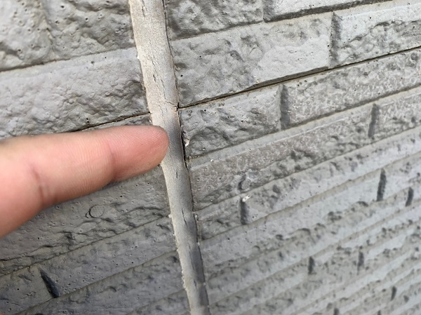 群馬県伊勢崎市　N様邸　屋根塗装　外壁塗装　施工前の状態　チョーキング現象とは (2)
