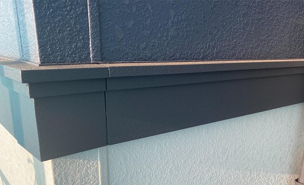 群馬県邑楽郡　アパート　屋根塗装・外壁塗装・付帯部塗装　幕板、隔板塗装 (1)