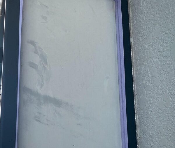 群馬県邑楽郡　アパート　屋根塗装・外壁塗装・付帯部塗装　幕板、隔て板塗装　幕板のメンテナンス方法 (5)