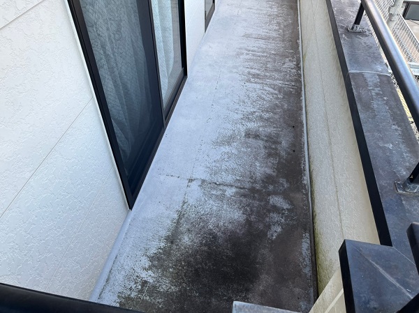 群馬県前橋市　H様邸　屋根塗装・外壁塗装　施工前の状況　汚れの付着等 (3)