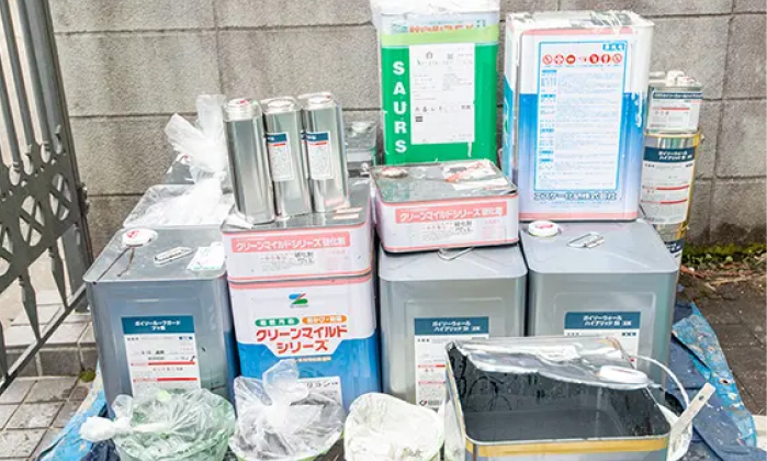多種多様な塗料、材料