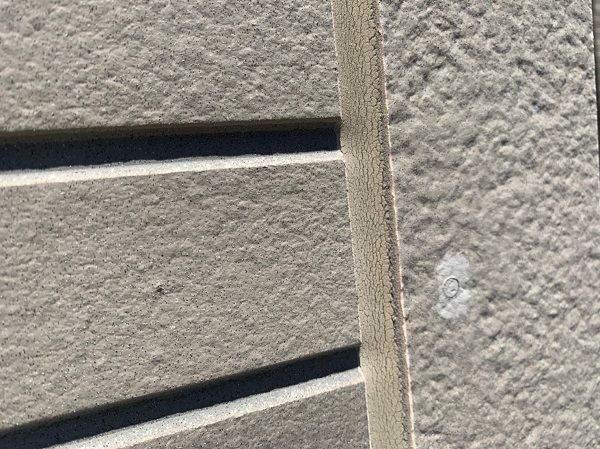 群馬県前橋市　Y様邸　外壁塗装・付帯部塗装　事前調査　窯業系サイディングとは　ひび割れが起きる理由 (6)