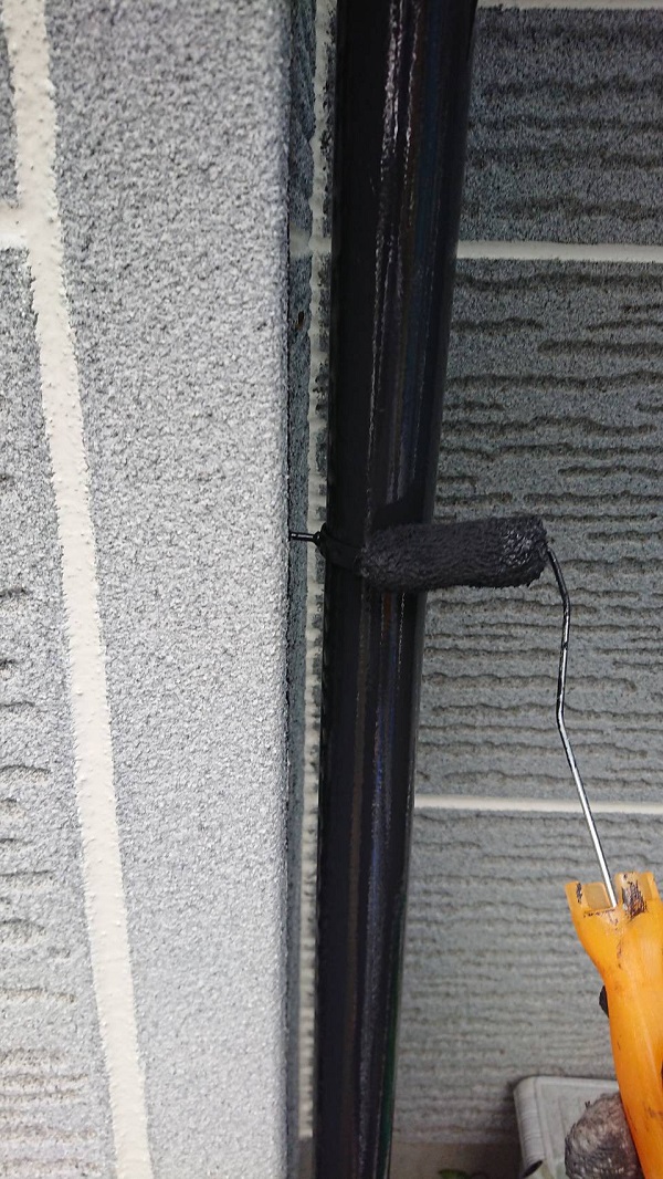 群馬県前橋市　K様邸　外壁塗装・付帯部塗装　雨樋塗装の工程　長期間の放置は割れに繋がります! (6)