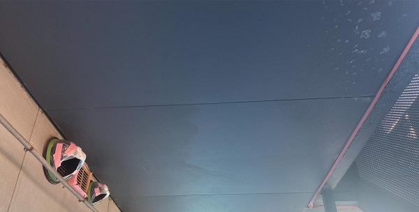群馬県邑楽郡　アパート　屋根塗装・外壁塗装・付帯部塗装　軒天の塗装　目荒らし (2)